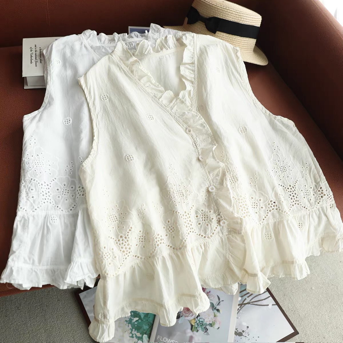 Embroidery Eyelet - Top Senza Maniche da Donna con