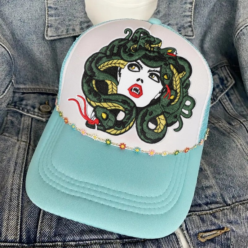 Embroidery Hat Machine - 1PC Serpente e Ragazza Del Fumetto