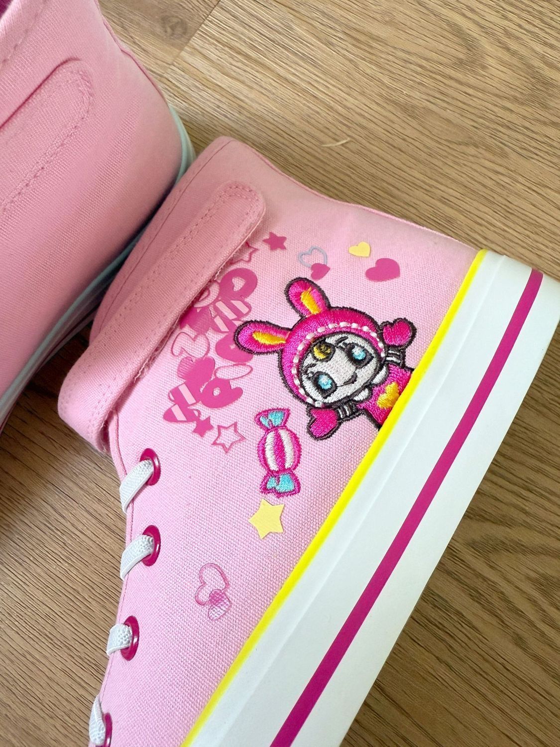 Nuove Scarpe in Tela Rosa Cari - Embroidery Shoes recensione e prezzo