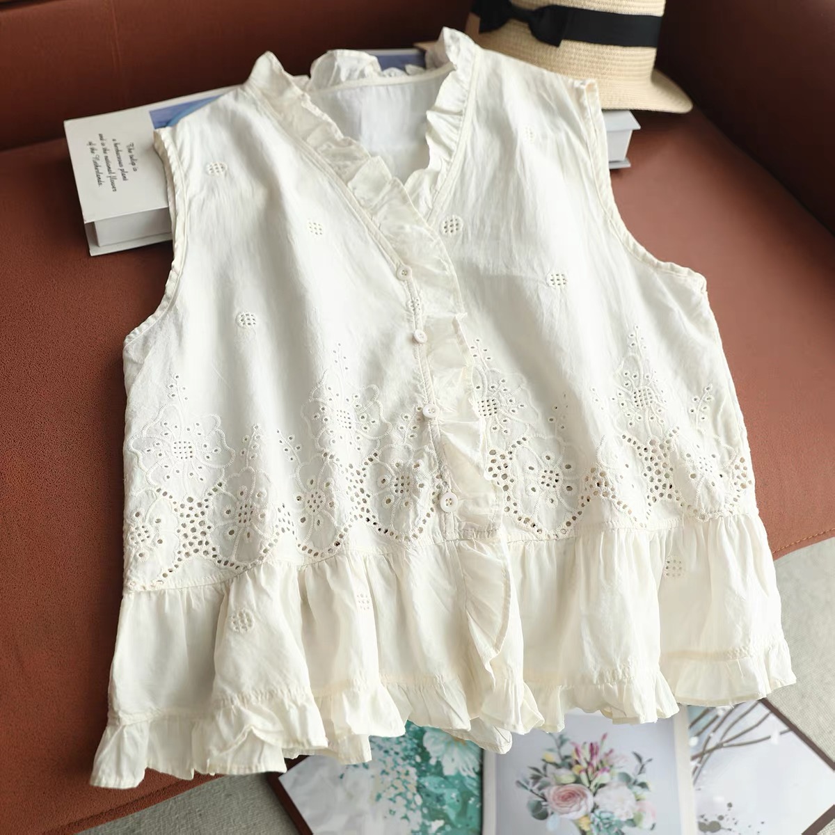 Top Senza Maniche da Donna con - Embroidery Eyelet recensione e prezzo
