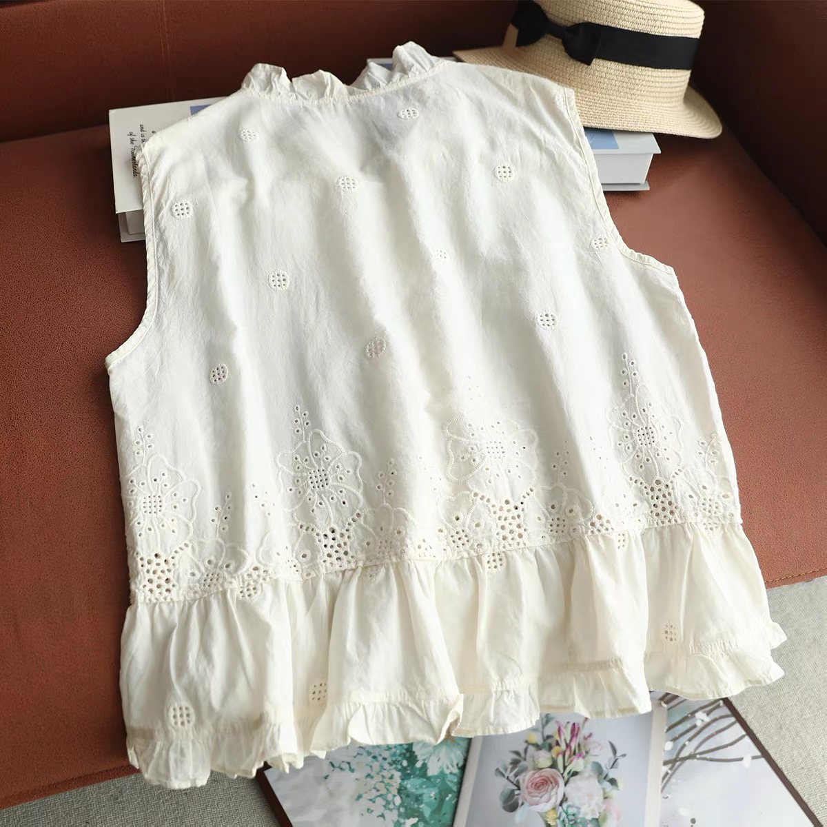 Top Senza Maniche da Donna con - Embroidery Eyelet recensione e prezzo