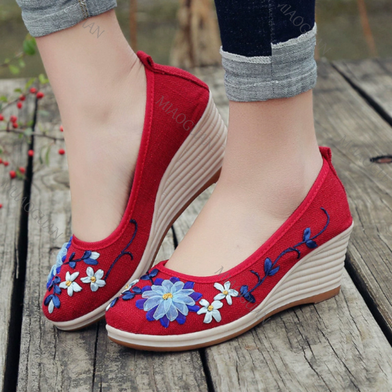 Scarpe con Zeppa Ricamate da D - Embroidery Shoes recensione e prezzo