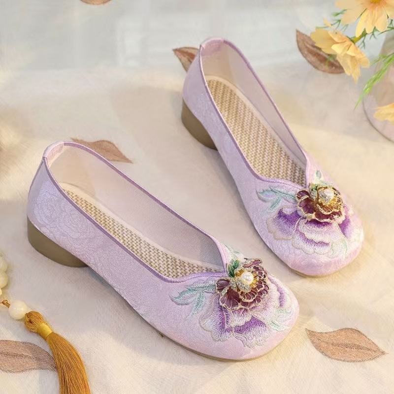 Scarpe da donna con tacco bass - Embroidery Shoes recensione e prezzo